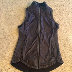 Lululemon black vest size 6